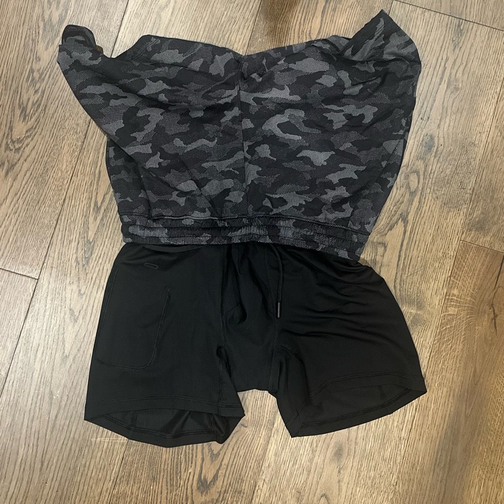 Lululemon men’s black camo pace breaker shorts 5 inch inseam lined - Picture 3 of 3